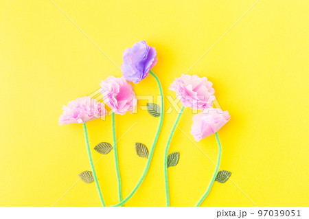 Bouquet of easy paper flowers. Craft with kids. Mother's day. Happy birthday. Bouquet of easy paper flowers. Craft with kids. Mother's day. Happy birthday. 97039051