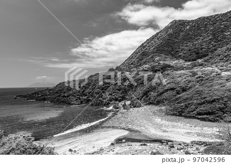 洋上アルプス屋久島の海と海岸(4月)春の西部林道地域 97042596