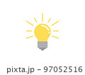 明かりの点いた電球　ひらめきのイメージ 97052516