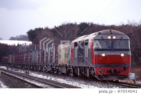 室蘭本線　黄金ー稀府　JR貨物　DF200-3（鷲別） 97054041