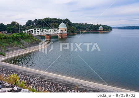 村山下貯水池の取水塔(多摩湖) 村山下貯水池の取水塔(多摩湖) 97059702