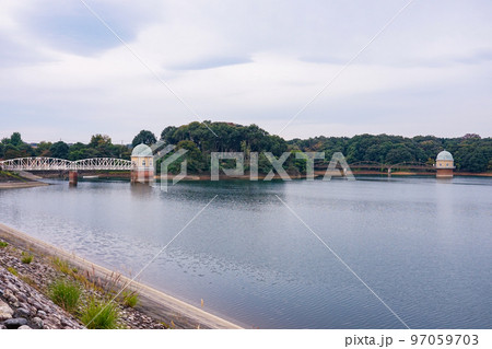 村山下貯水池の取水塔(多摩湖) 村山下貯水池の取水塔(多摩湖) 97059703