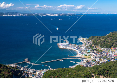 《千葉県》鋸山の眺望・浜金谷港の街並み 97061576