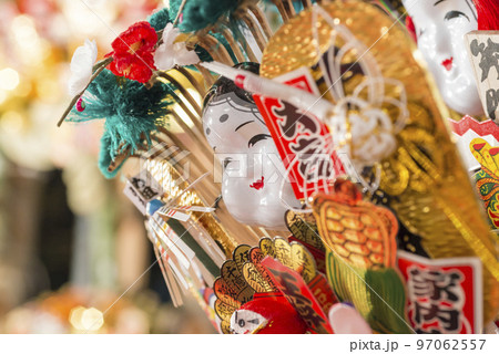 酉の市　熊手　商売繁盛　色鮮やか　家内安全　神社　年末　正月 97062557
