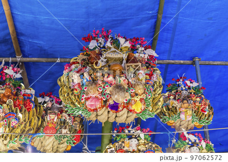 酉の市 熊手 商売繁盛 色鮮やか 家内安全 神社 年末 正月 酉の市 熊手 商売繁盛 色鮮やか 家内安全 神社 年末 正月 97062572