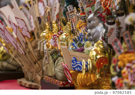 酉の市 熊手 商売繁盛 色鮮やか 家内安全 神社 年末 正月 酉の市 熊手 商売繁盛 色鮮やか 家内安全 神社 年末 正月 97062585