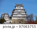 姫路城の天守閣 97063755