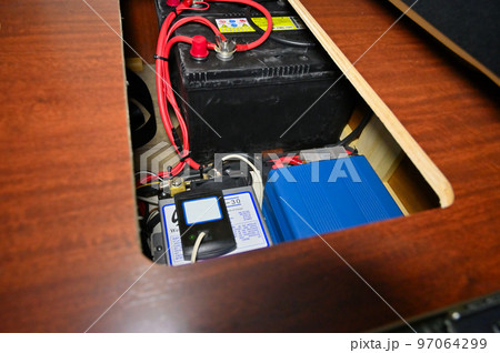 キャンピングカー電気設備 充電システム サブバッテリーシステム インバーター キャンピングカー電気設備 充電システム サブバッテリーシステム インバーター 97064299