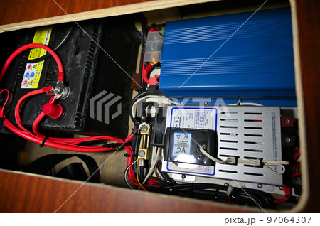 キャンピングカー電気設備 充電システム サブバッテリーシステム インバーター キャンピングカー電気設備 充電システム サブバッテリーシステム インバーター 97064307