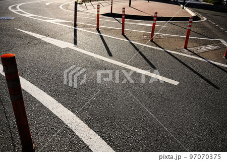 車道の方向標示 97070375