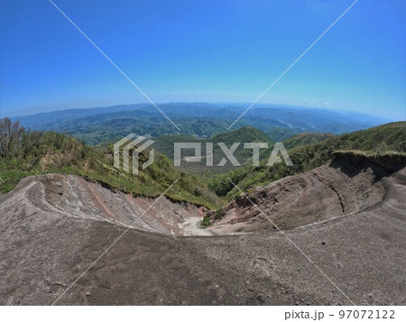 男三瓶山頂の火口地層 97072122