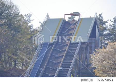 スキージャンプ台(ジャンプ台クラブハウス 長野県 飯山市) スキージャンプ台(ジャンプ台クラブハウス 長野県 飯山市) 97075053