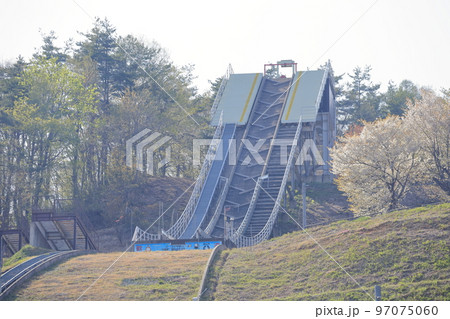 スキージャンプ台(ジャンプ台クラブハウス 長野県 飯山市) スキージャンプ台(ジャンプ台クラブハウス 長野県 飯山市) 97075060