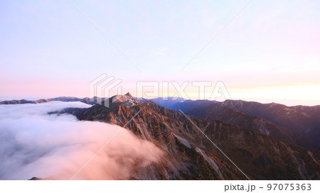 北穂高の雲海 97075363