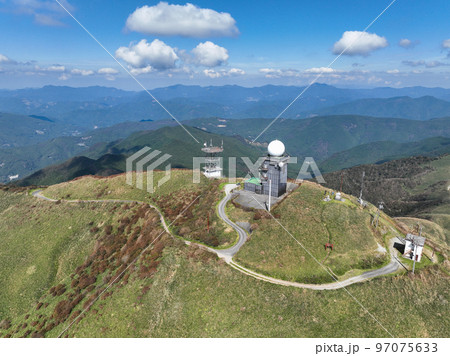 中津明神山山頂　天空の林道 97075633