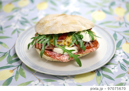 プッチャ プッチャ 97075670