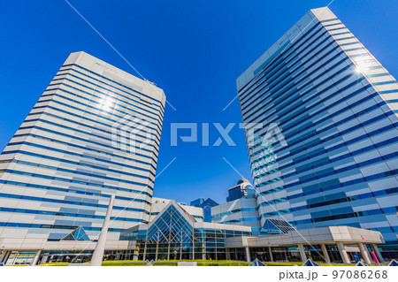 千葉県千葉市　美浜区　幕張新都心の都市風景 97086268
