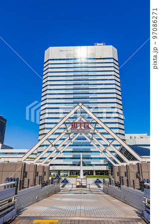 千葉県千葉市　美浜区　幕張新都心の都市風景 97086271