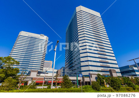 千葉県千葉市　美浜区　幕張新都心の都市風景 97086276