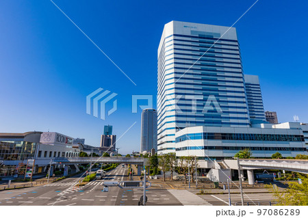 千葉県千葉市　美浜区　幕張新都心の都市風景 97086289