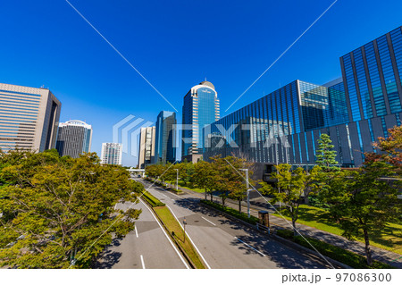 千葉県千葉市　美浜区　幕張新都心の都市風景 97086300