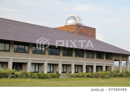 川中島古戦場の公園内にある総合博物館(長野市立博物館、八幡原史跡公園 長野県 長野市) 川中島古戦場の公園内にある総合博物館(長野市立博物館、八幡原史跡公園 長野県 長野市) 97089489