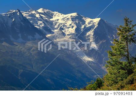 Mont Blanc massif idyllic alpine landscape countryside, Chamonix, French Alps Mont Blanc massif idyllic alpine landscape countryside, Chamonix, French Alps 97091403