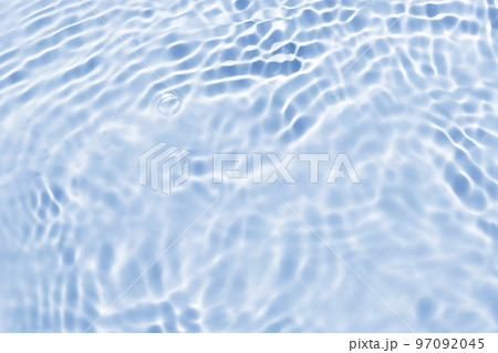 夏の海のような波紋の出ている水面の写真 夏の海のような波紋の出ている水面の写真 97092045