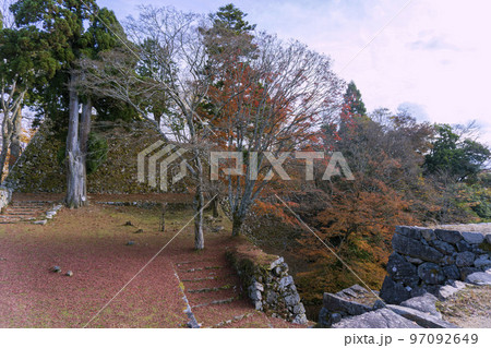 高取城跡の太鼓櫓からの風景/奈良県【国指定史跡・日本三大山城・日本百名城】 高取城跡の太鼓櫓からの風景/奈良県【国指定史跡・日本三大山城・日本百名城】 97092649
