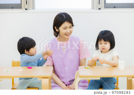 保育　運動　習い事　幼児　 97098283