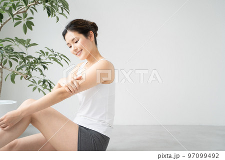 セルフケア　イメージ 97099492