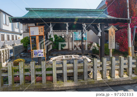 秋の長野県松本市内ぶらぶら散歩、源智の井戸 97102333