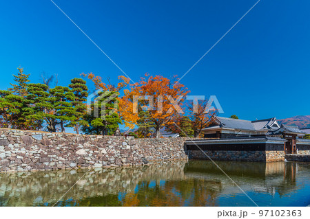 秋の長野県松本市内ぶらぶら散歩、松本城高麗門、黒門 97102363