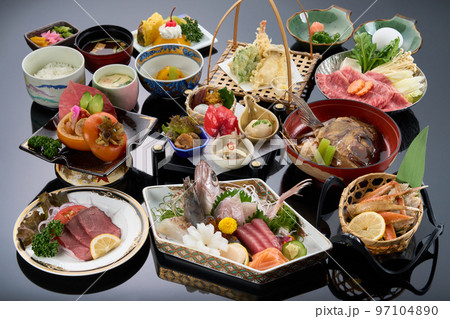 日本の格式高い会席料理 日本の格式高い会席料理 97104890