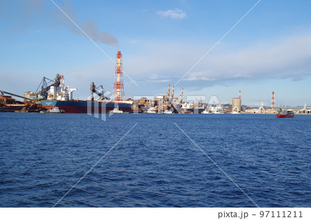 水島工業地帯の製鉄所の景色 97111211