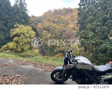 佐渡　犬落の滝 97111870