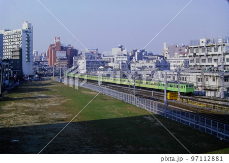 緑の山手線・クハ103－747他、大崎－五反田、1985年2月3日、空地があります、コダクローム64 97112881