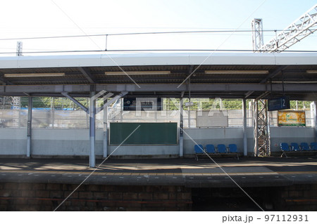 花月総持寺駅　京急線　ホームの景色 97112931
