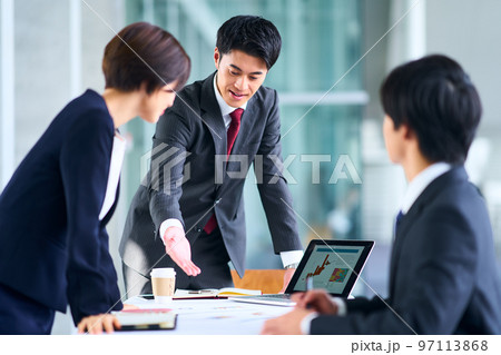 ビジネス　若手 97113868