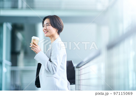 ビジネスシーン　若手 97115069