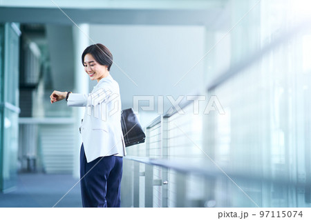 ビジネスシーン　若手 97115074