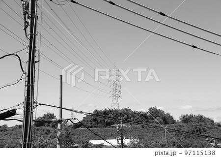 送電線(モノクロ) 送電線(モノクロ) 97115138