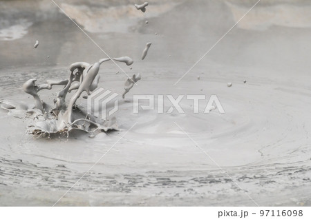 大地の芸術? 温泉湧出 大地の芸術? 温泉湧出 97116098