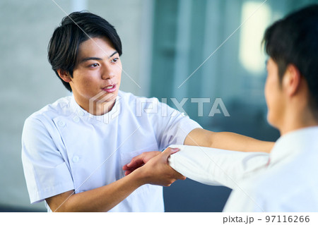 ビジネスシーン　若手 97116266