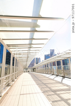 【神奈川県】1月・爽やかな青空、横浜の都市風景 97117001