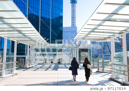 【神奈川県】1月・爽やかな青空、横浜の都市風景 【神奈川県】1月・爽やかな青空、横浜の都市風景 97117014