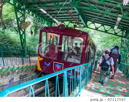 神戸市六甲山系の摩耶山の摩耶ケーブルと虹の駅 神戸市六甲山系の摩耶山の摩耶ケーブルと虹の駅 97117597