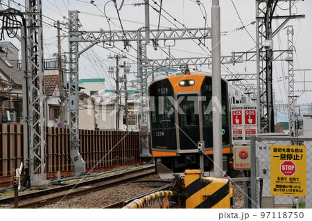 阪神なんば線福駅に入線する阪神1000系･1206F編成　先頭車両番号1256 97118750