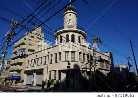 青空に映える高輪消防署のクラシックな建物 青空に映える高輪消防署のクラシックな建物 97119662