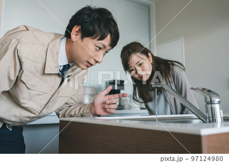 キッチンのトラブルと業者 97124980